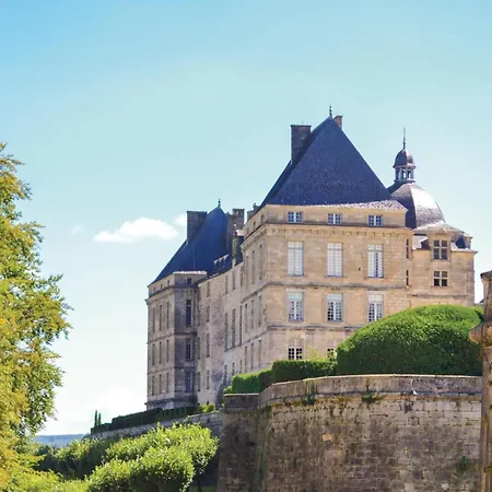 3 Bedroom Gorgeous Home In La-Chapelle-Saint-Jean Holiday home